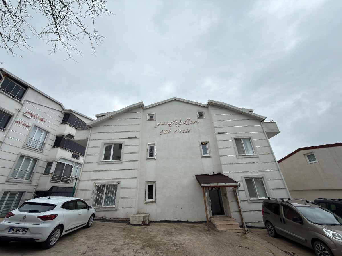 REMAX DREAM'DEN TOPÇULAR MAHALLESİNDE DUBLEKS 3+1 TERASLI BOYALI