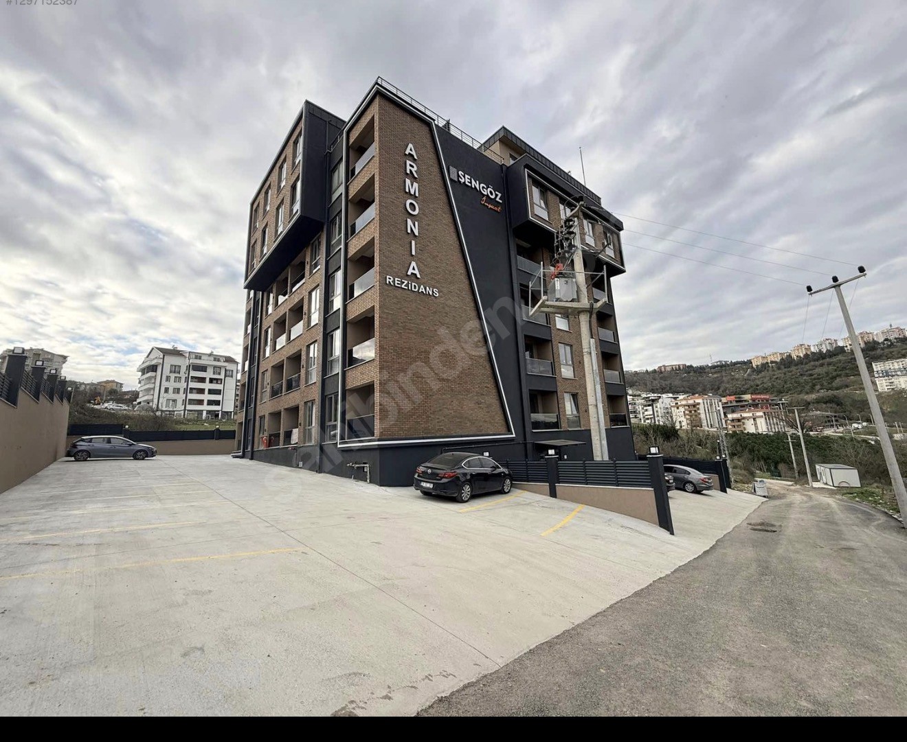 ŞEHİR HASTAHANEYE YAKIN KONUMDA SATILIK 1+0 DAİRE