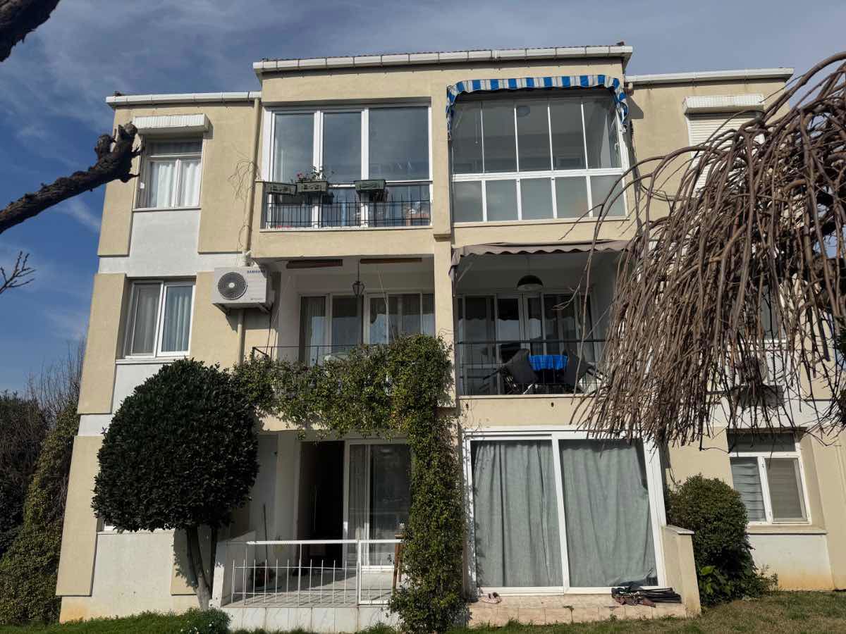 SİTE İÇİNDE DENİZ MANZARALI EŞYALI KİRALIK DAİRE