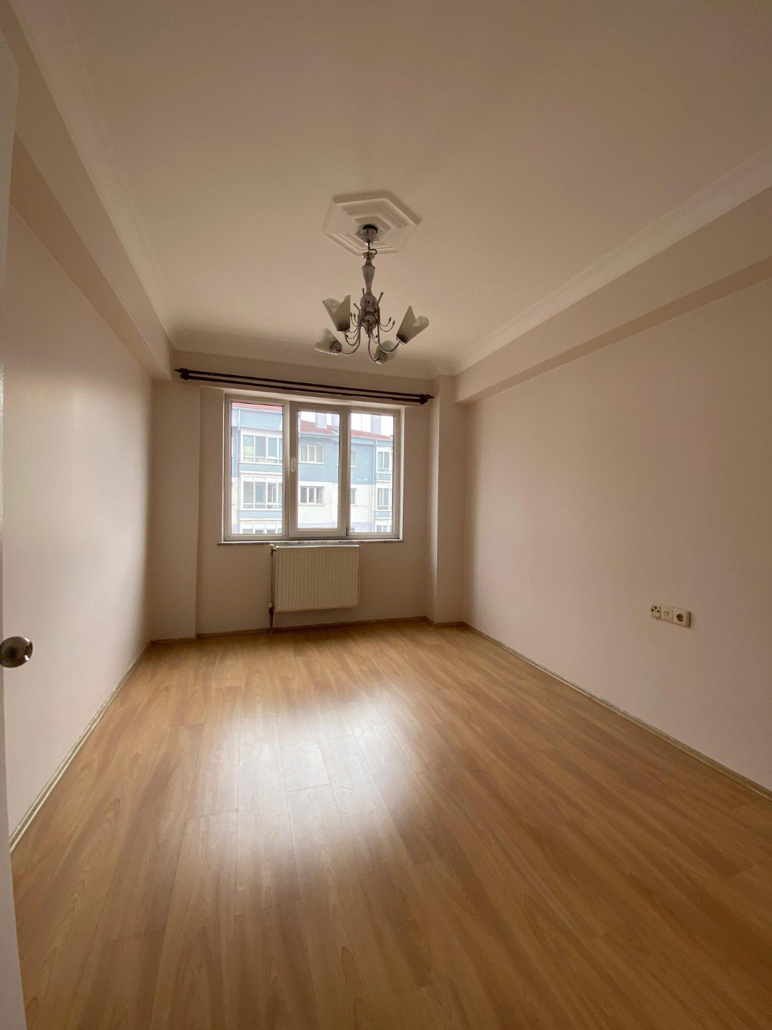 MALIYE KARŞISINDA KIRALIK 3+1 GENIŞ VE FERAH DAIRE