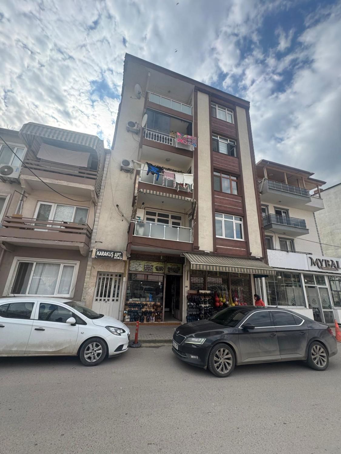 REMAX DREAM'DEN MERKEZİ KONUMDA KİRALIK 2+1 DAİRE