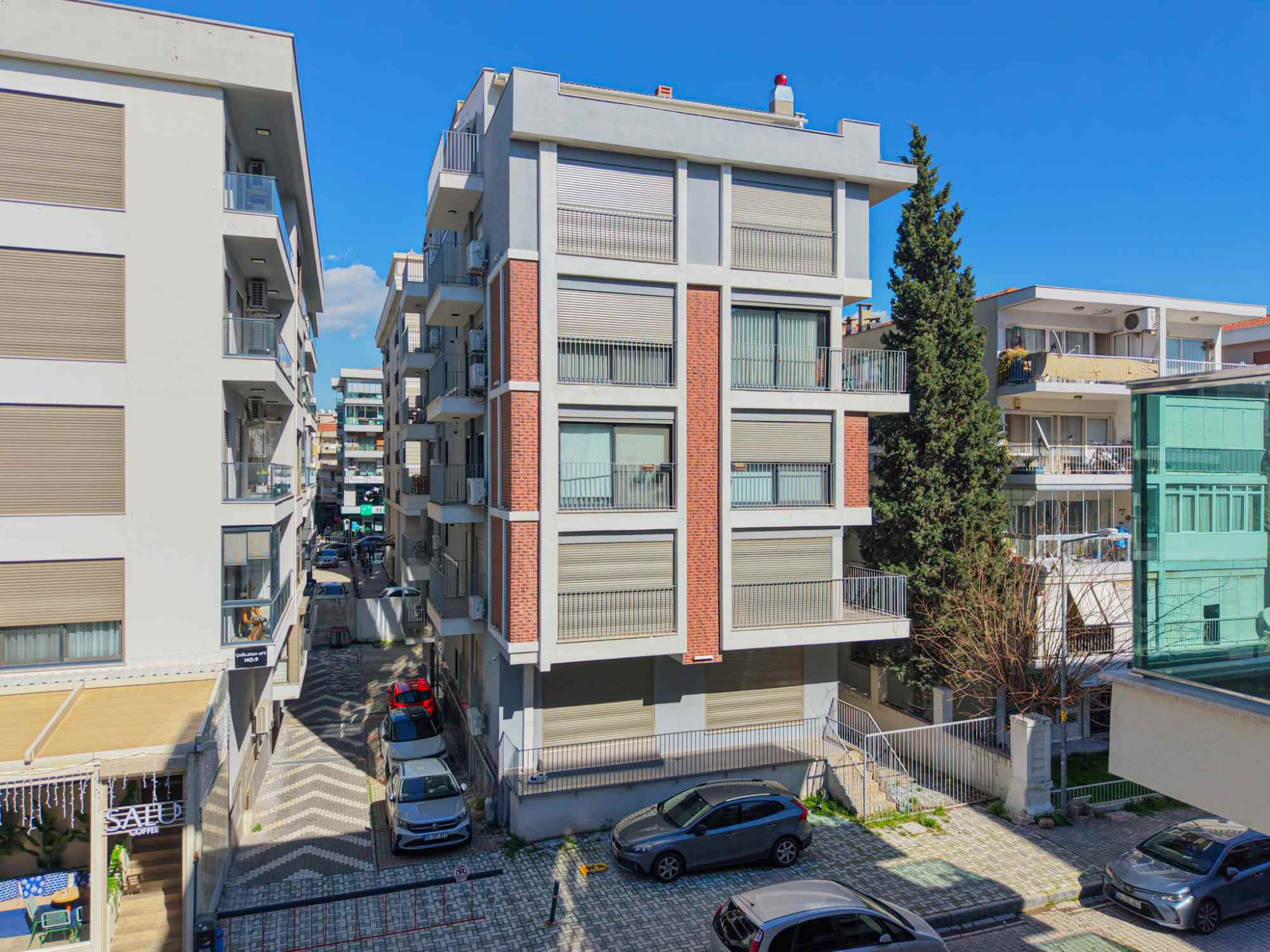 KARŞIYAKA BOSTANLI SATILIK TERASLI DUBLEKS 4+1 DAİRE