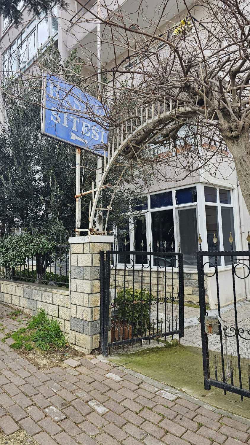 RE/MAX PİRAMİT GÜVENCESİYLE | SELİMPAŞA CUMHURİYET MH BAŞARİ SİTESİ’NDE DENİZ MANZARALI 3+1 KİRALIK