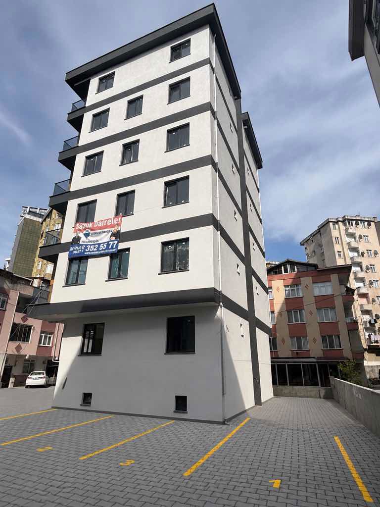 KARTAL ESENTEPE'DE ADLİYE VE HASTANEYE YAKIN DAİRELER