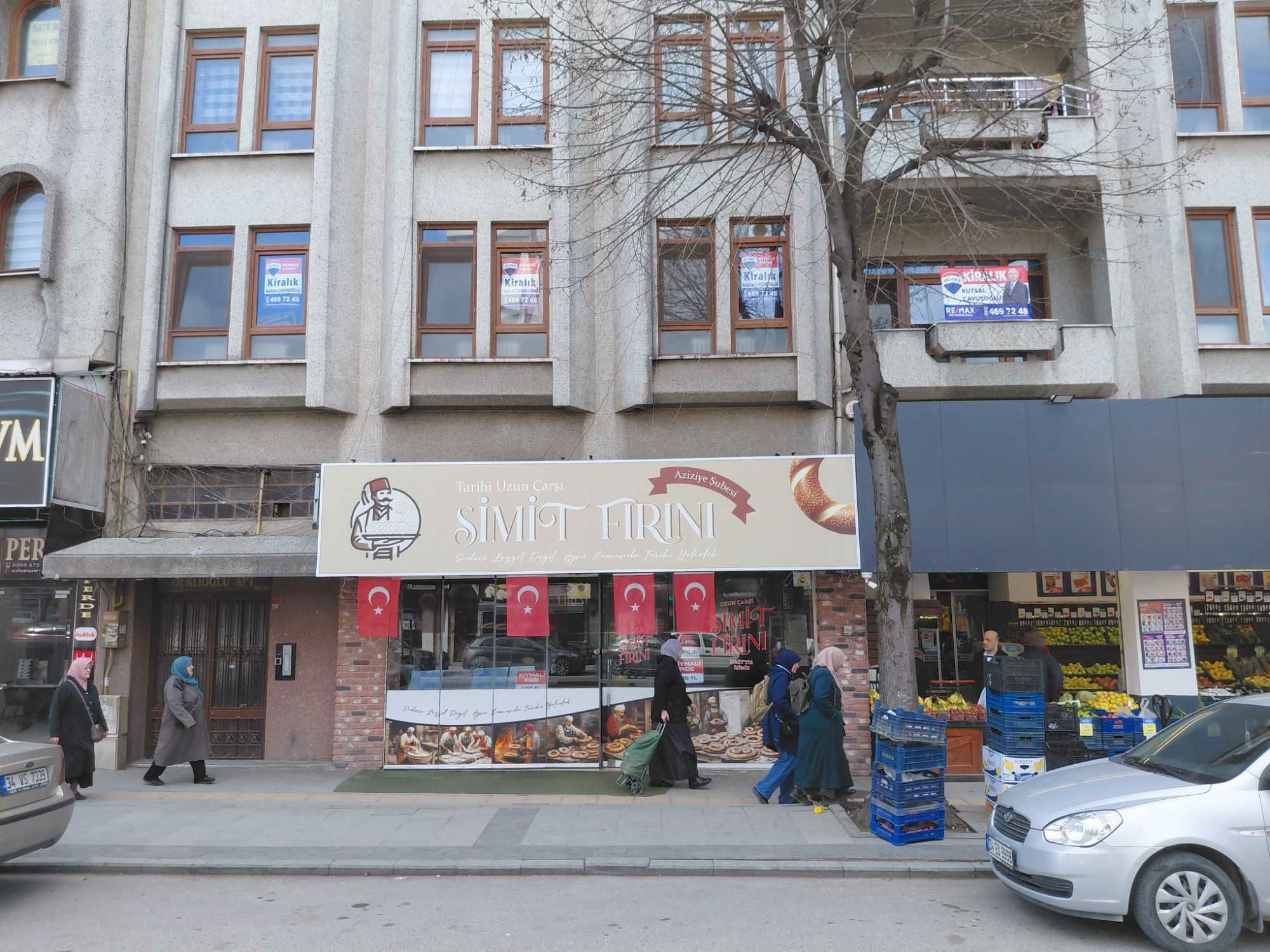 ADAPAZARI YENİCAMİ MAHALLESİ'NDE KİRALIK GENİŞ 3+1 DAİRE