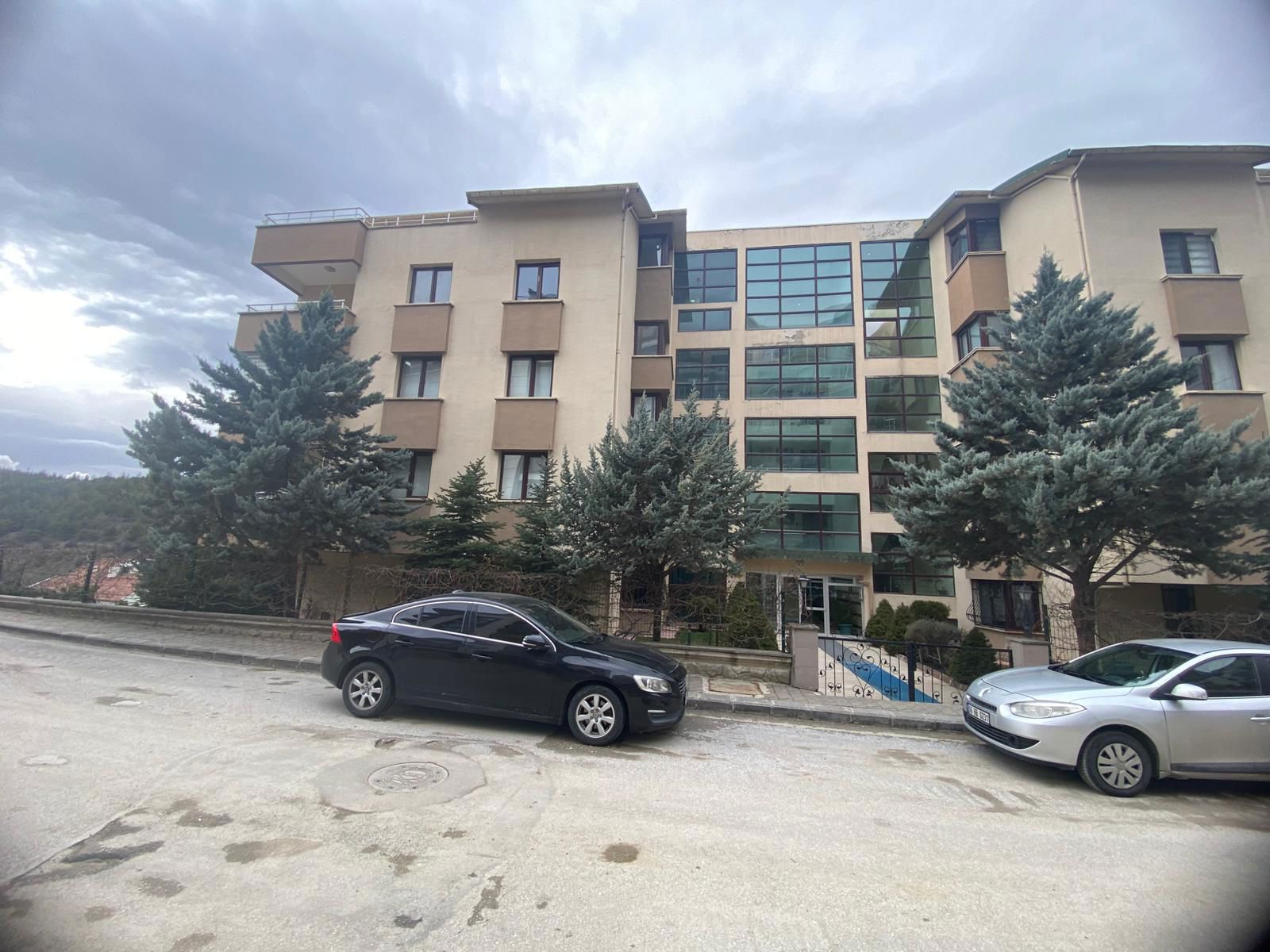 ÇANKAYA AKPINAR MAH. 4+1 MANZARALI GENİŞ SATILIK DAİRE