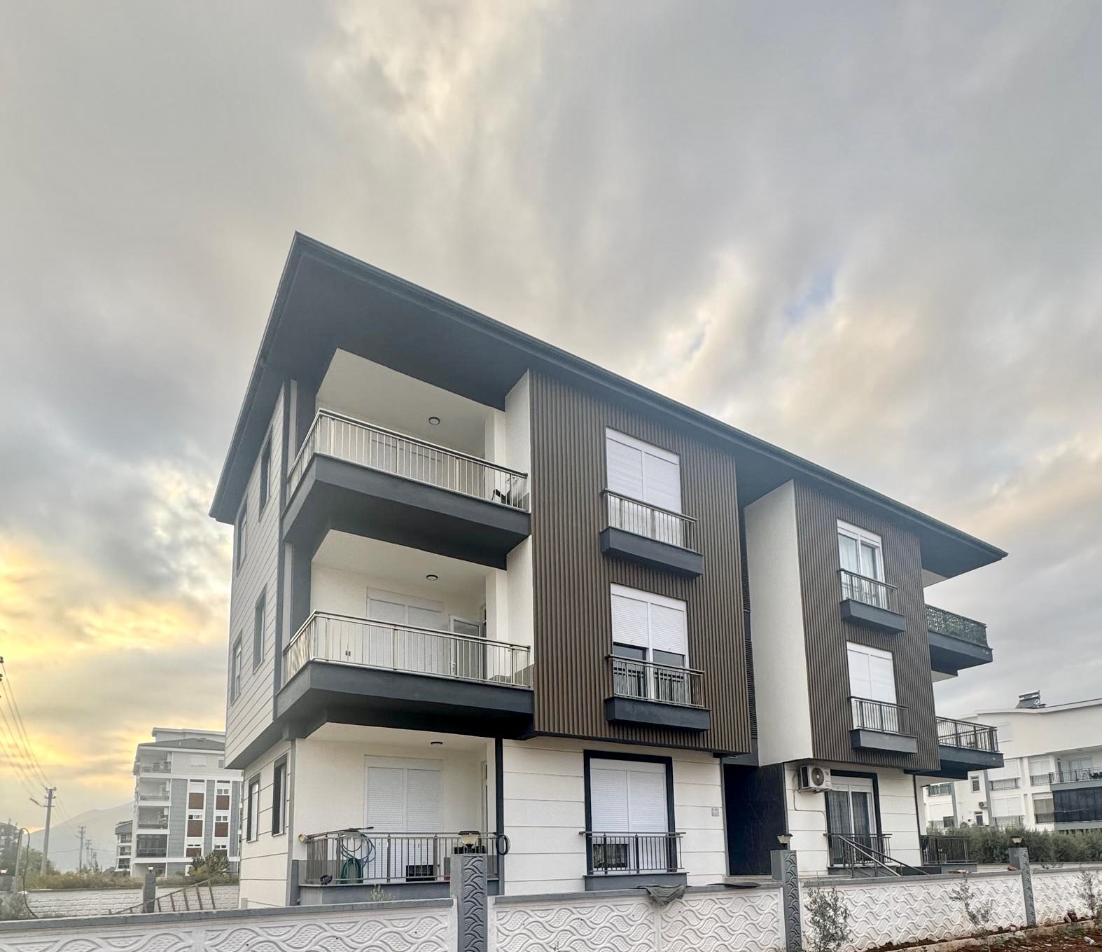 DÖŞEMEALTI ATATÜRK CADDE ÜSTÜ 2 + 1 SATILIK DAİRE