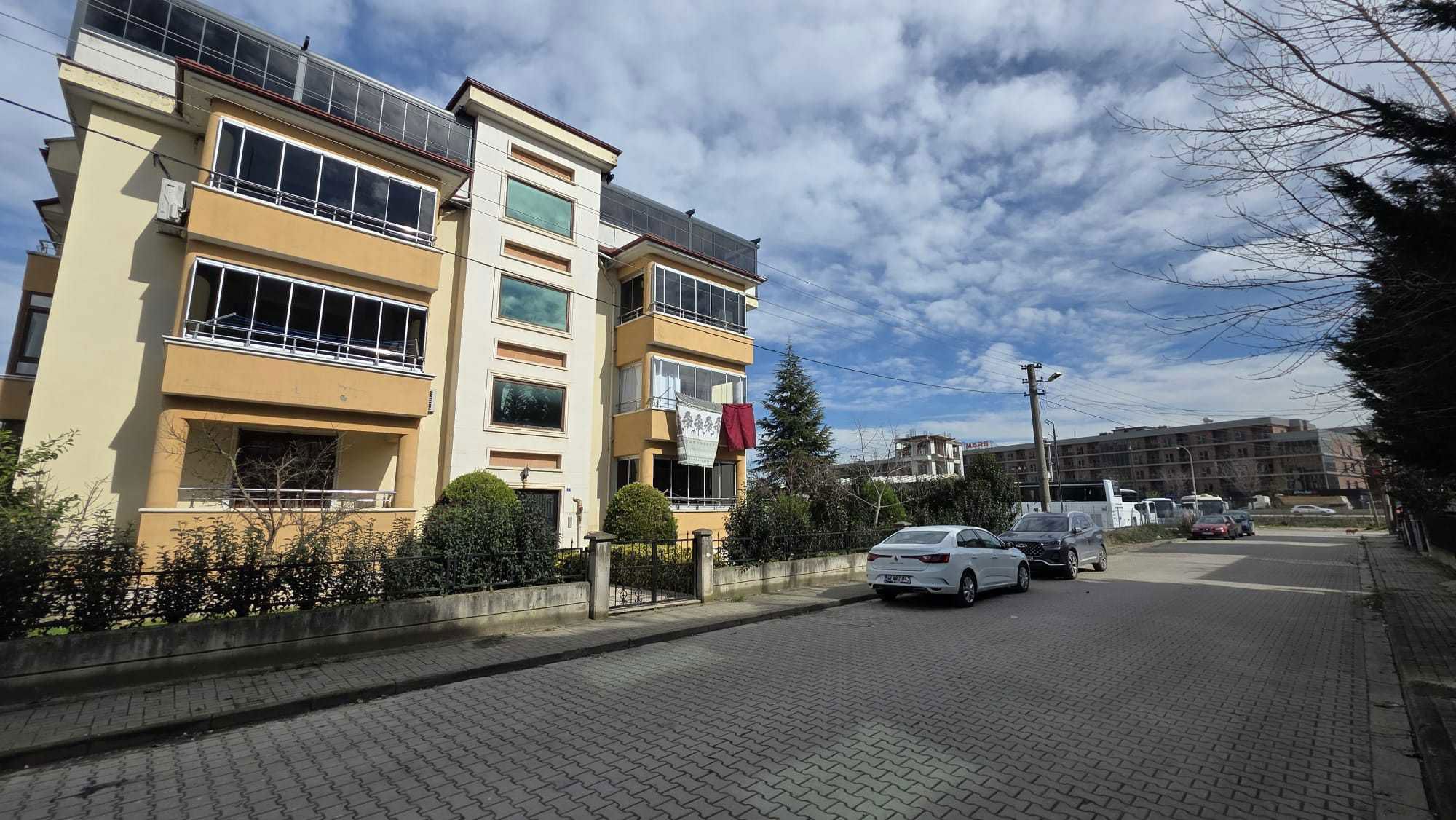 İZMİT YENİŞEHİR GENİŞ TERAS KULLANIMLI 4+1 SATILIK ÇATI DUBLEKS
