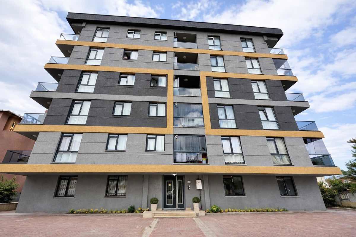 SULTANBEYLİ MECİYE MAHALLESİ'NDE AÇIK OTOPARKLI SATILIK 4+1 ÜST DUBLEX DAİRE