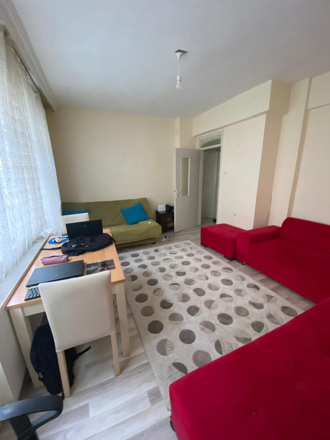 GAZI CADDESI ELIT FIRIN ARKASI  SATILIK 2 + 1