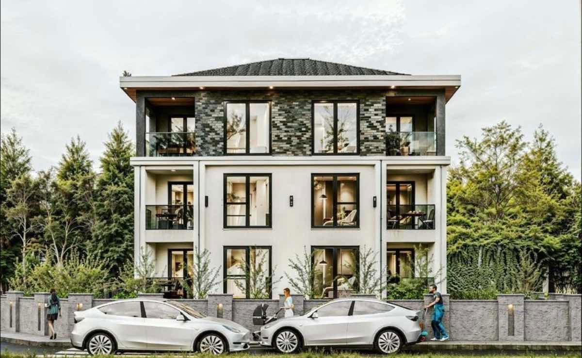 REMAX SOFT'TAN ARİFİYE NEVİYE MAHALLESİNDE KÖŞE KONUM 2+1 DAİRE