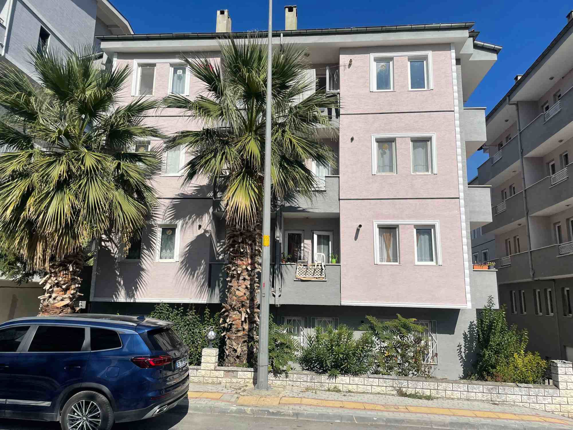 REMAX AREA MERKEZI KONUMDA KIRALIK EŞYALI ARAKAT 2+1 DAIRE