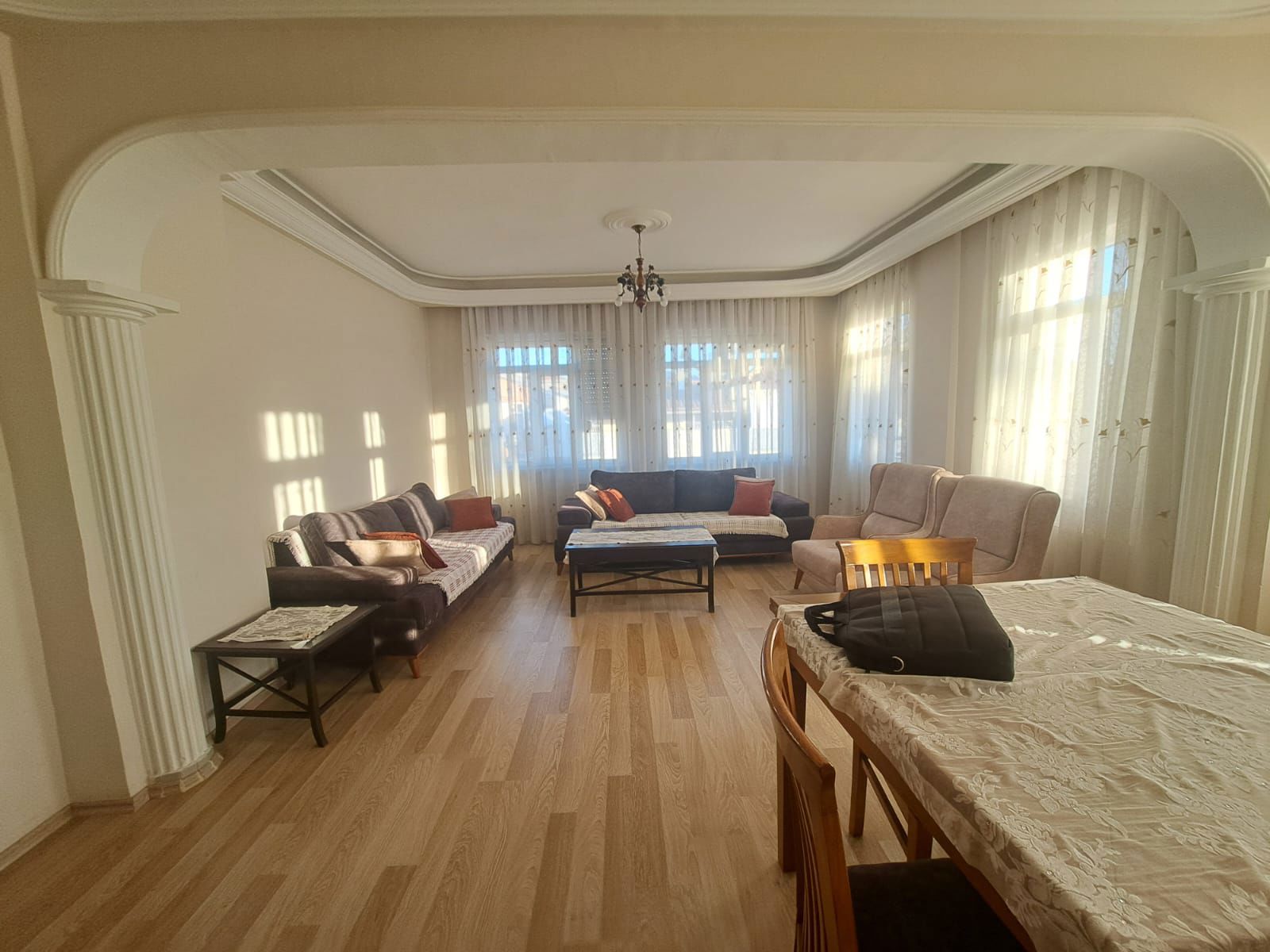 BAHÇELİEVLER' DE KİRALIK 4+1  EŞYALI DUBLEX DAİRE