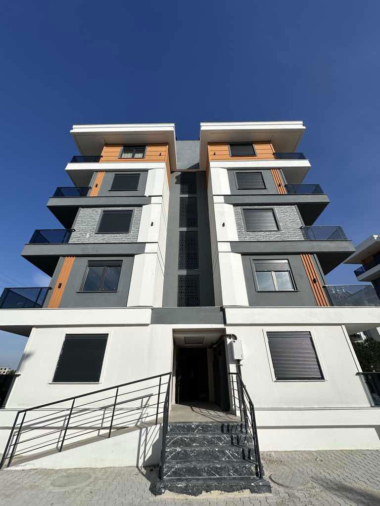 DÖŞEMEALTI HASTANELERİNE YAKIN LÜKS 1+1 DAİRE