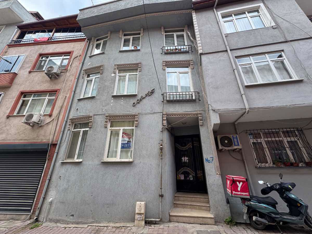 İZMIT ERENLER MH. DEVLET HASTANESI 150M MES. BOŞ SATILIK 2+1 DAIRE