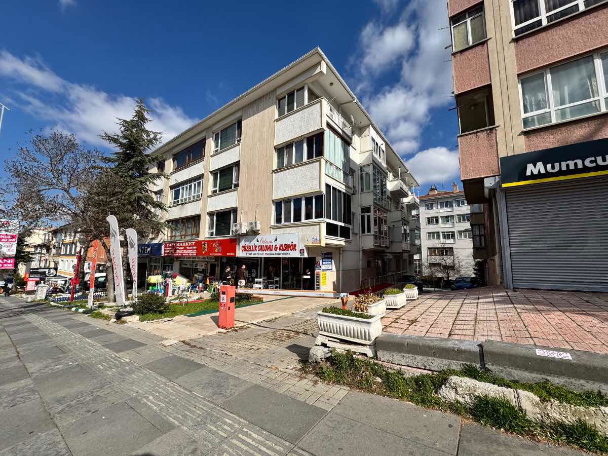 HOŞDERE  KIRALIK DAIRE ÇANKAYA  3+1 ASANSÖRLÜ OTOPARKLI (OTURUMA HAZIR BOŞ)