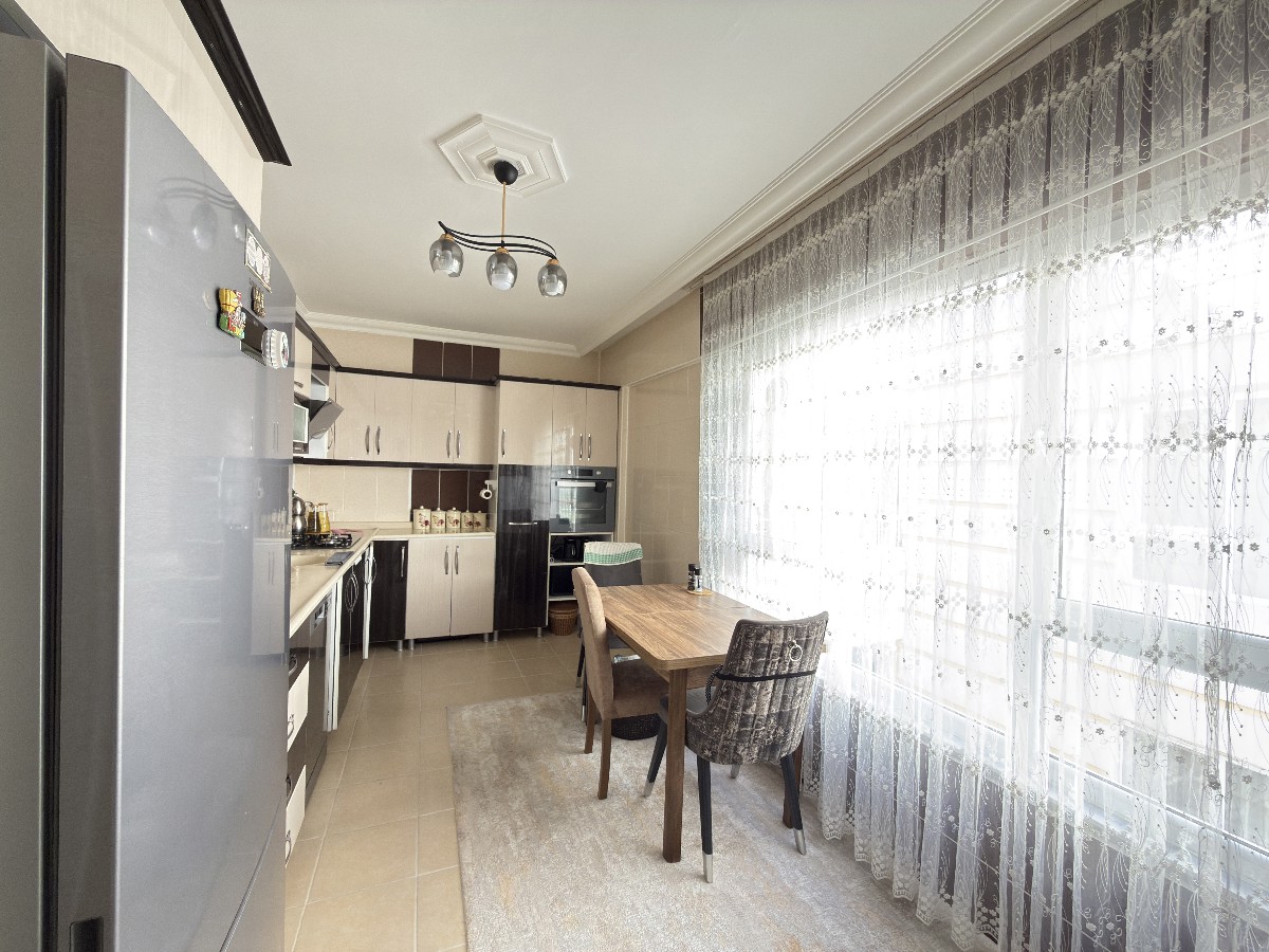 REMAX DOĞU' DAN SÜRSÜRÜ' DE SATILIK 3+1 ARA KAT DAİRE