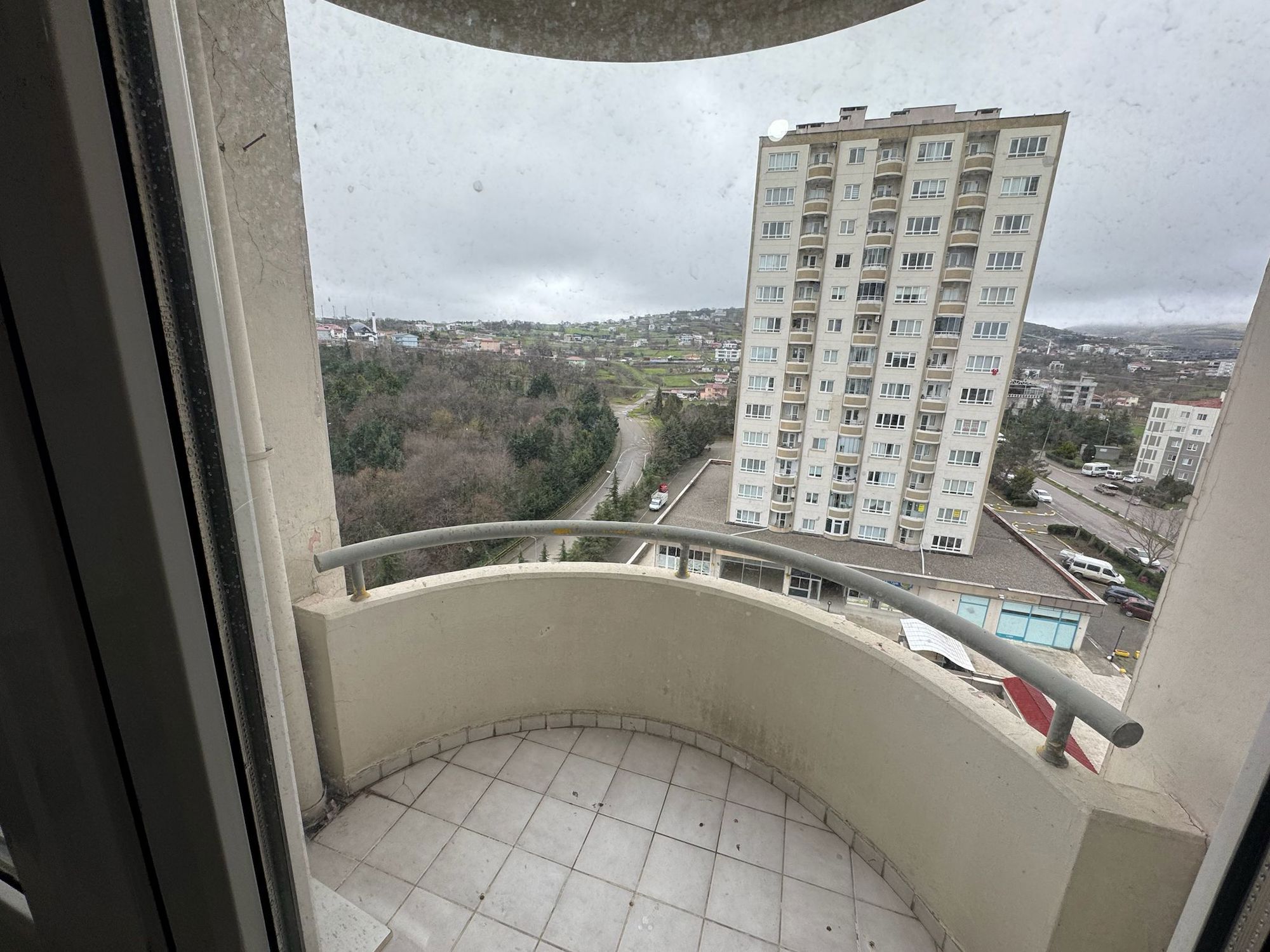 SİTE İÇERİSİNDE KİRALIK 1+1 DAİRE KONFORLU VE KULLANIŞLI