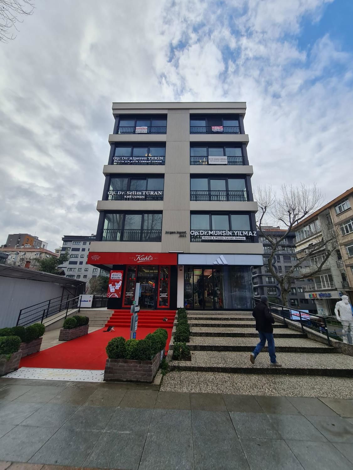 BAĞDAT CADDESİNE CEPHE 3+1 120 M2 NET KİRALIK
