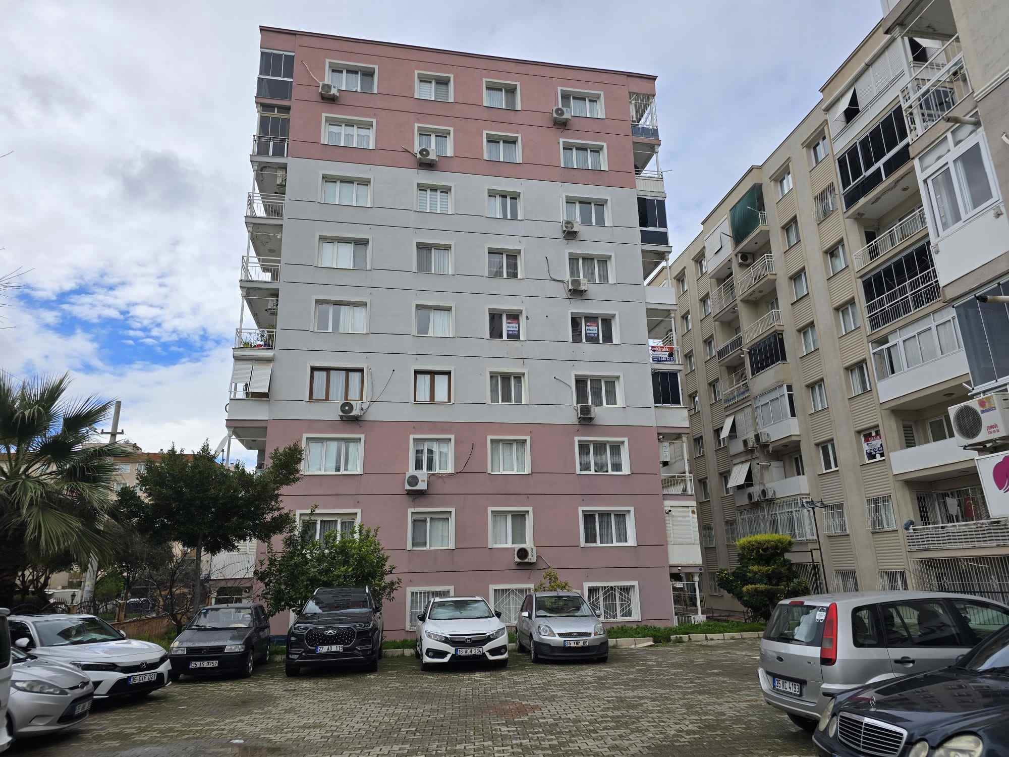 REMAX ARMA'DAN BUCA YILDIZ MAH 3+1 140 M2 ARA KAT KIRALIK DAIRE