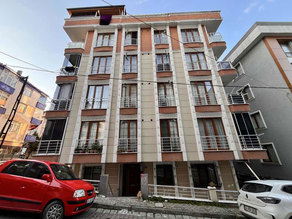 GÜMÜŞPALA’DA 3+2 DUBLEKS | TERAS BALKONLU KÜÇÜKÇEKMECE GÖLÜ MANZARALI | METROBÜSE 5 DK