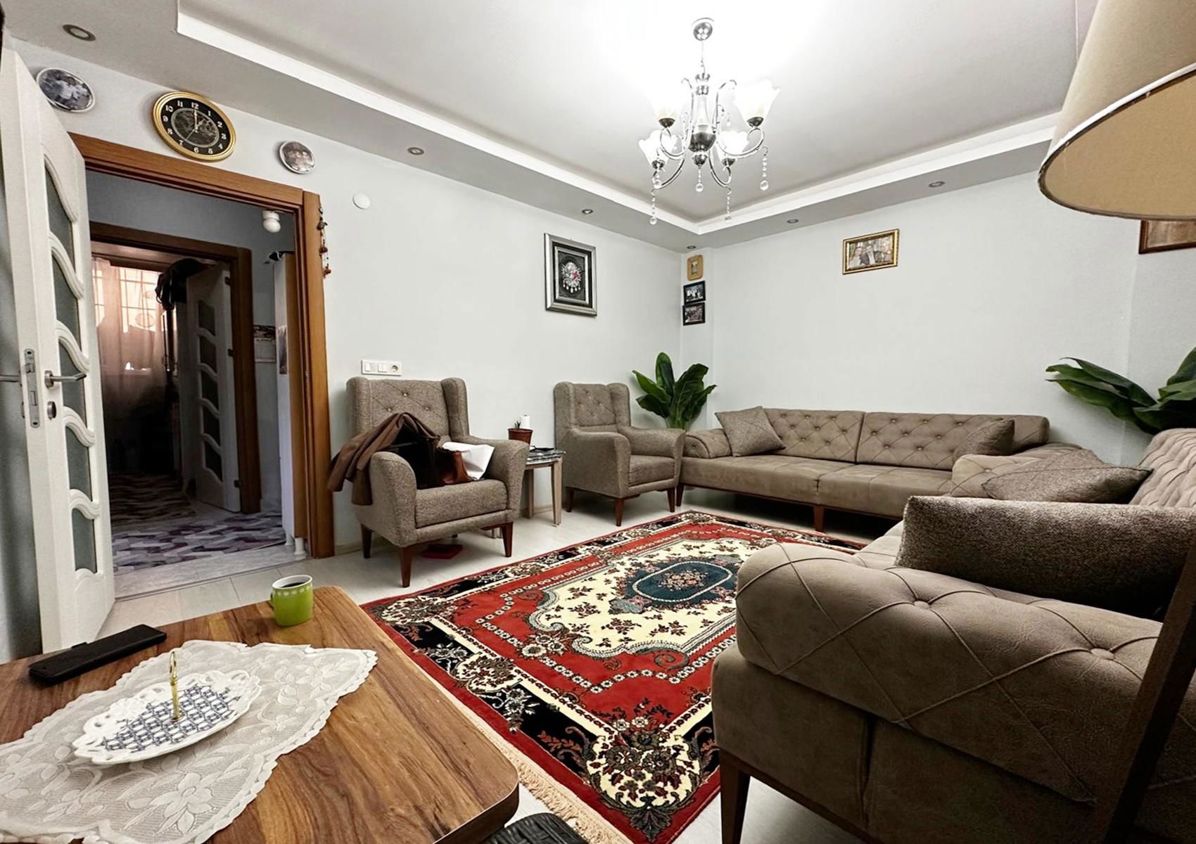 ESENYURT MEYDANA 5 DK BAHÇELİ GENİŞ 2+1 SATILIK DAİRE!