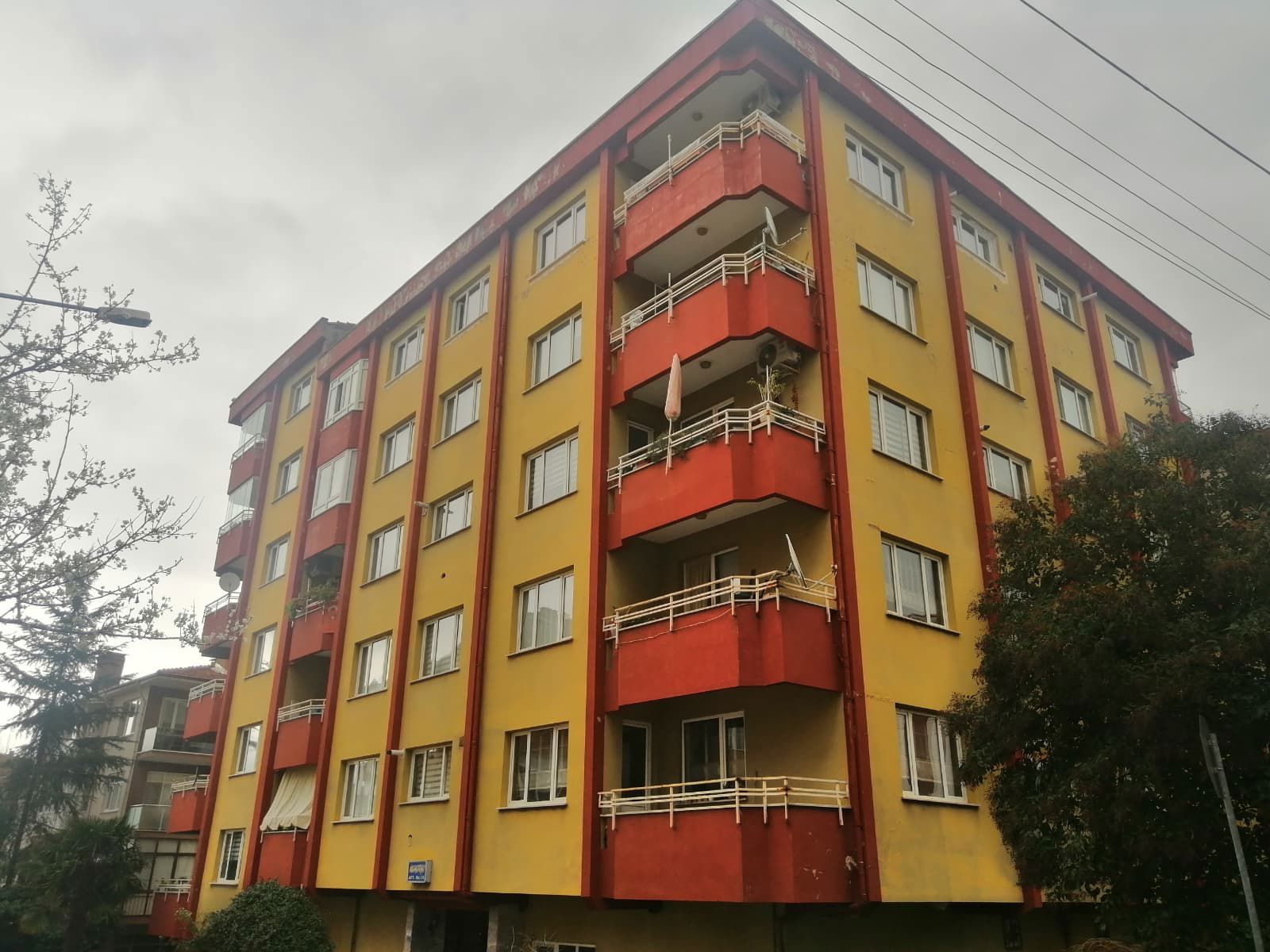 YÜZBAŞILAR MAHALLESİ'NDE FULL EŞYALI KİRALIK DAİRE