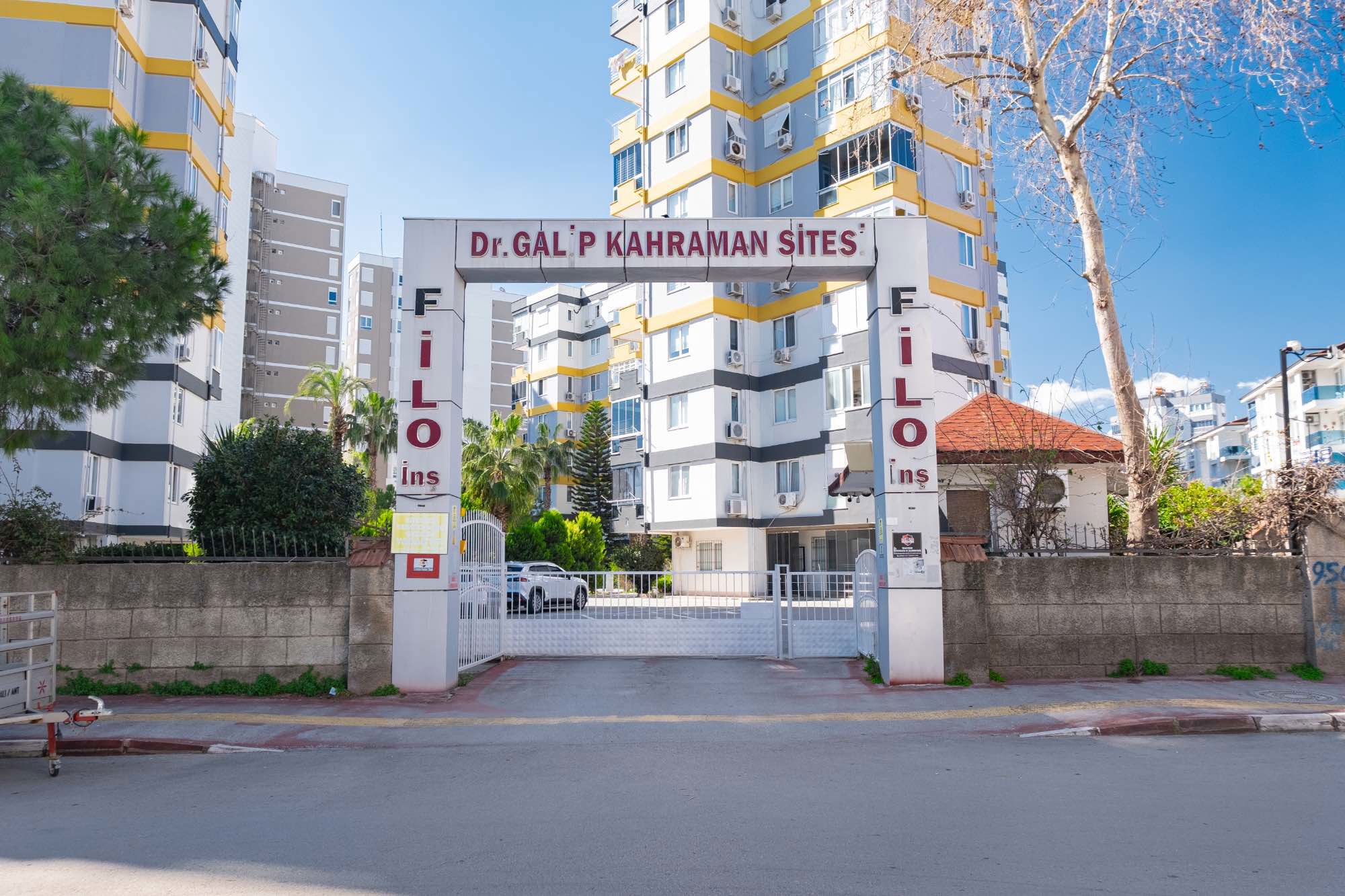 MEYDAN KAVAĞI'NDA HAVUZLU SİTE İÇİNDE 3+1 SATILIK DAİRE...
