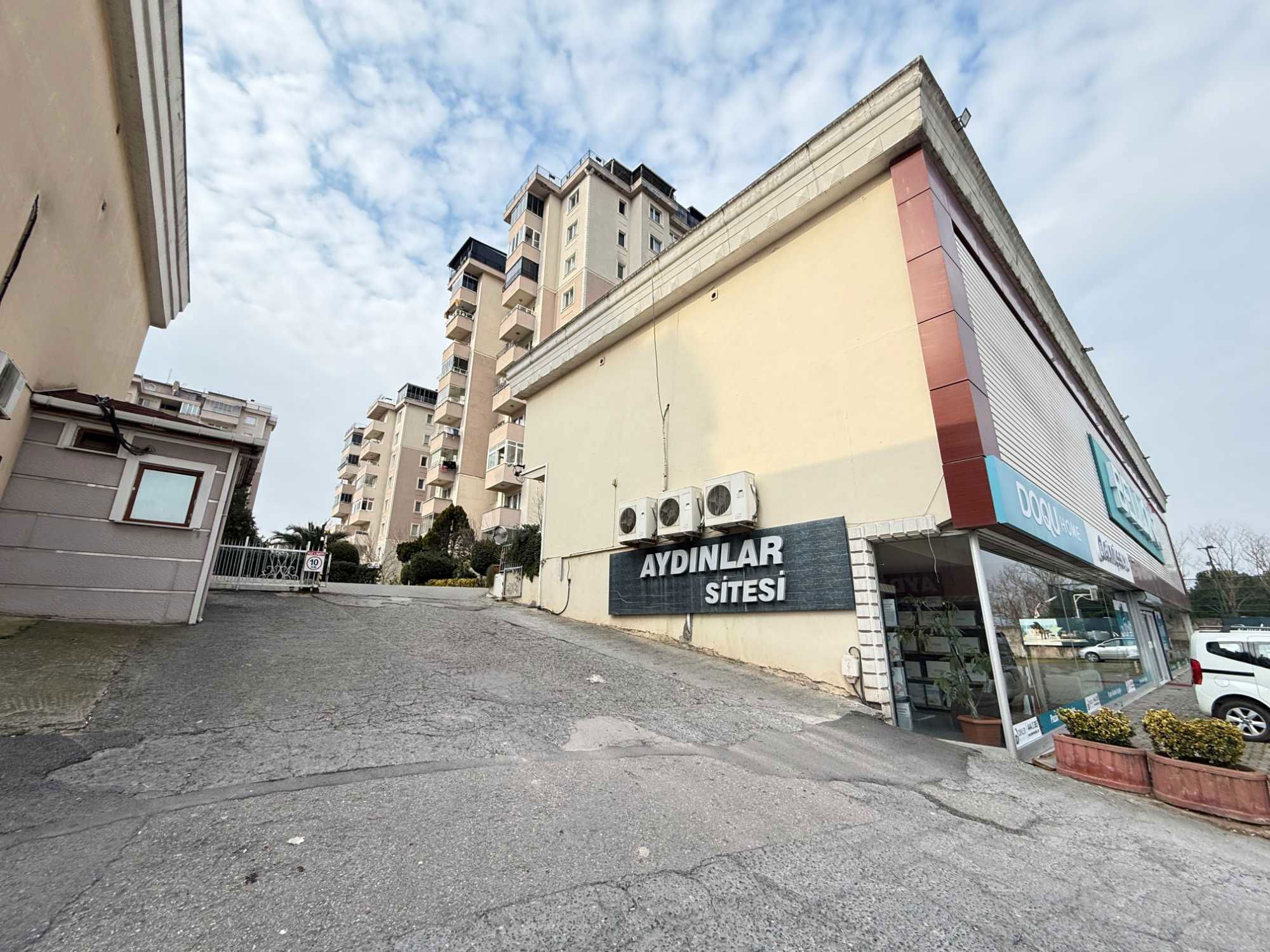 PENDİK KURTKÖY YENİŞEHİR AYDINLAR SİTESİ KİRALIK 3+1 YENİ BOYALI ARAKAT DAİRE