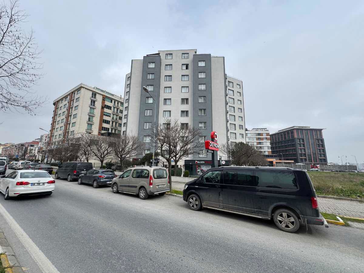 BEYLİKDÜZÜ ADNAN KAHVECİ MH OKYANUS APT GÜNEY CEPHE GENİŞ 3+1