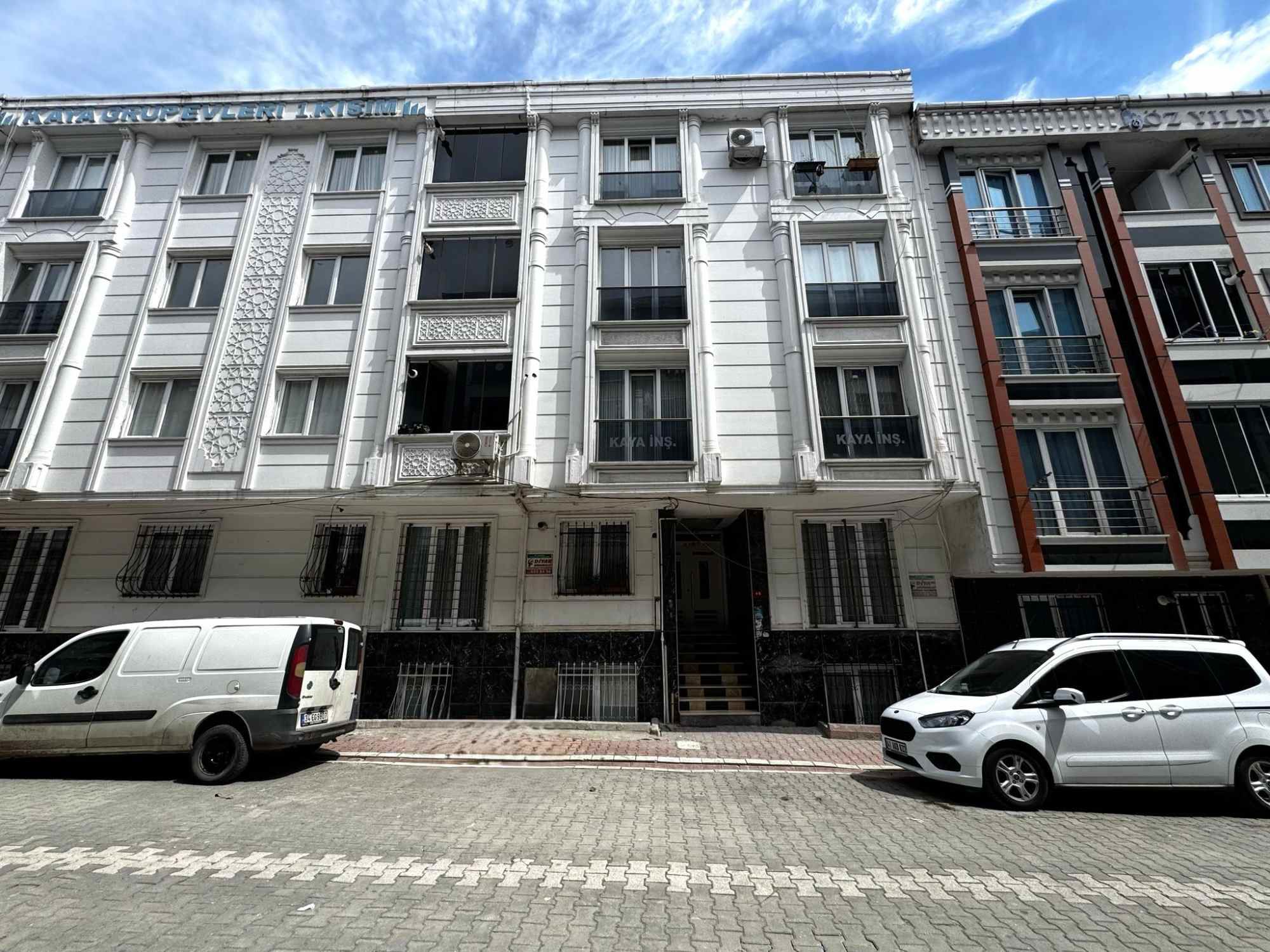 SATILIK 2+1 BAHÇE KATI ,GENİŞ FERAH İÇ MEKAN ,BÜYÜK BALKONLU