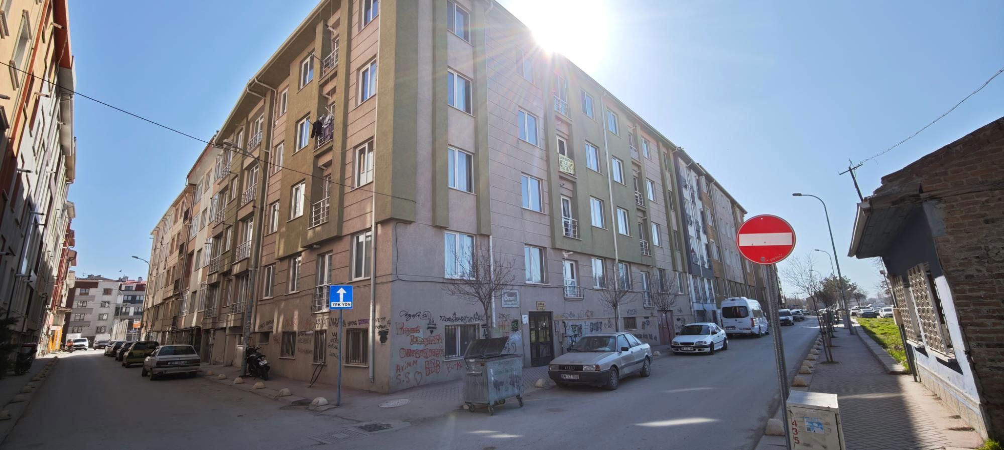 YENIBAĞLAR'DA SATILIK 1+1 DAIRE - ANADOLU ÜNIVERSITESI YAKINI
