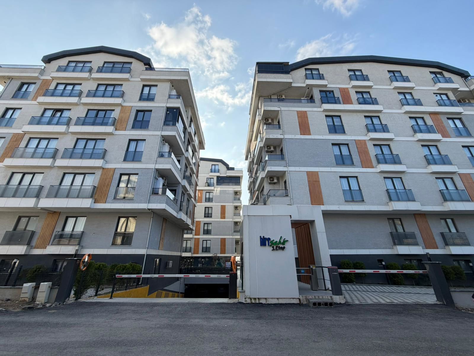 KOCAELI AKSE MAH. BIRR ŞEHIR SITESINDE SIFIR 4+1 SATILIK DUBLEKS DAIRE