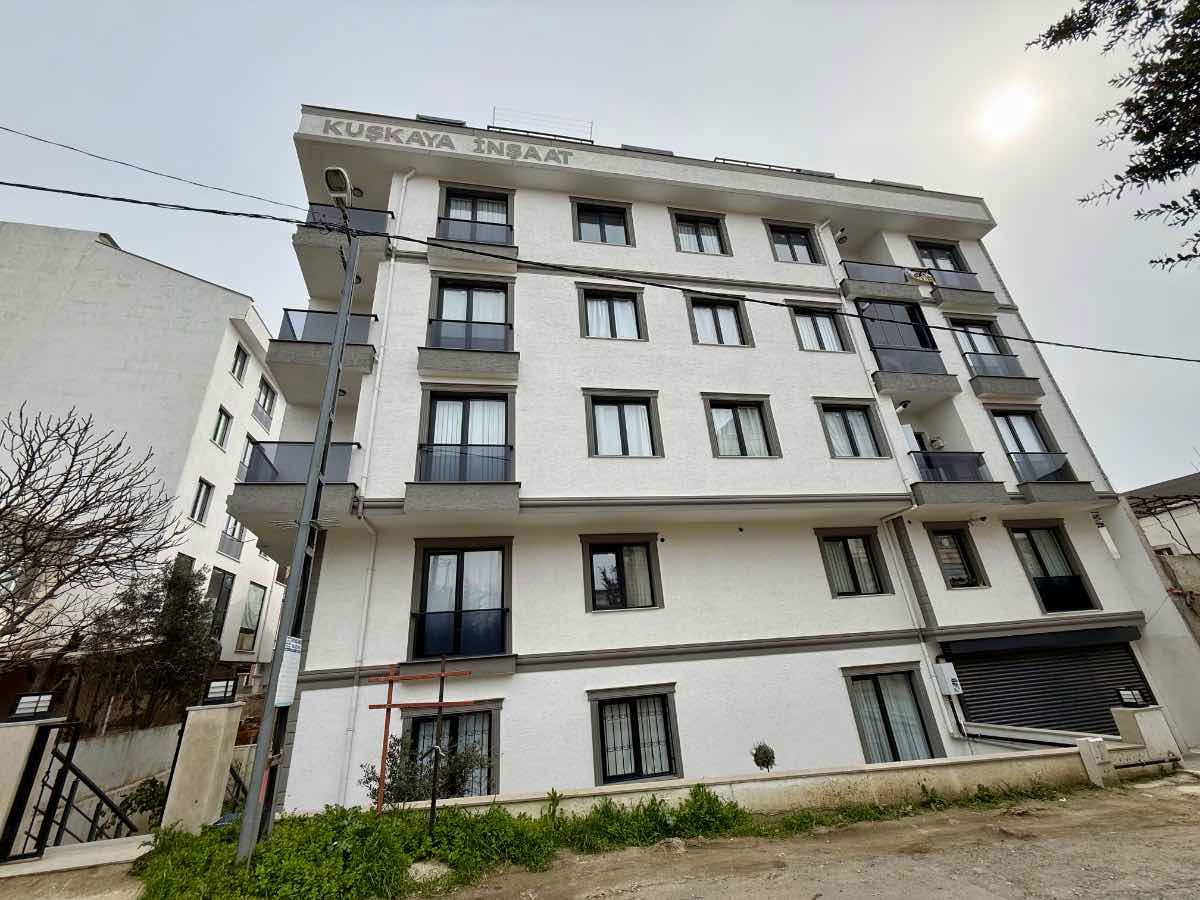 REMAX MAHAL'DEN KUMBURGAZ MERKEZİ KONUMDA MASRAFSIZ 2+1 SATILIK DAİRE