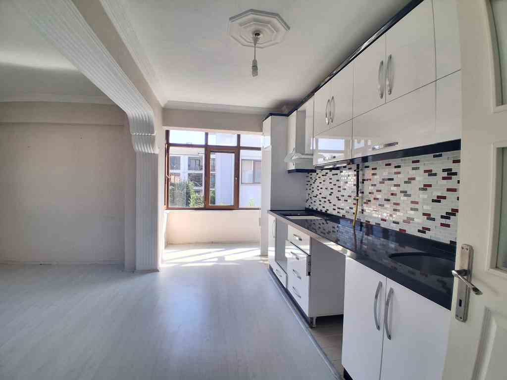 REMAX DESIGN SERDİVAN YAZLIK VATAN MAHALLESİNDE KİRALIK DAİRE