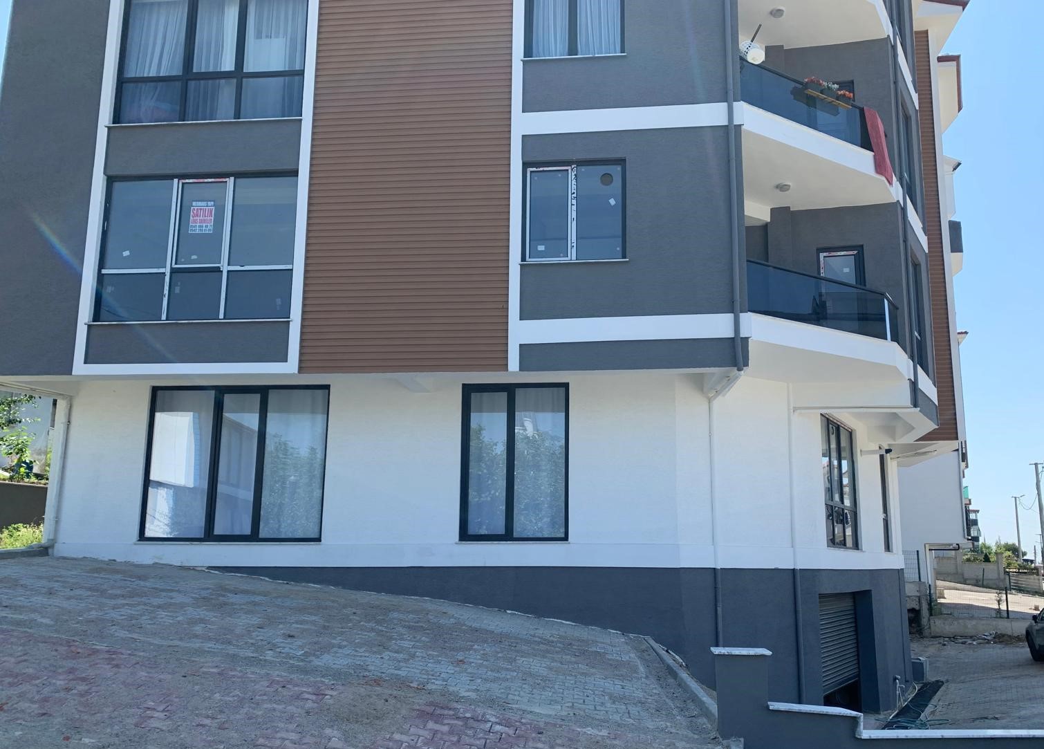 ÇİFTLİKKÖY MERKEZİ KONUMDA KİRALIK 2+1 EŞYALI DAİRE