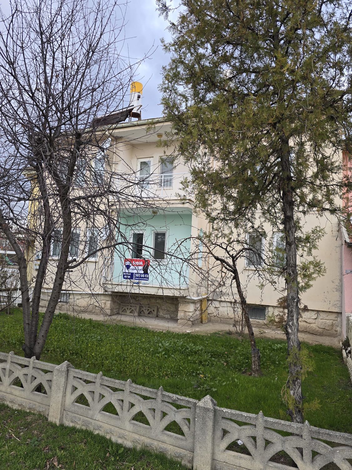 ORHANGAZİ MAHALLESİNDE SATILIK BAHÇELİ DEVLET HASTANESINE YAKIN 2+1 DAİRE