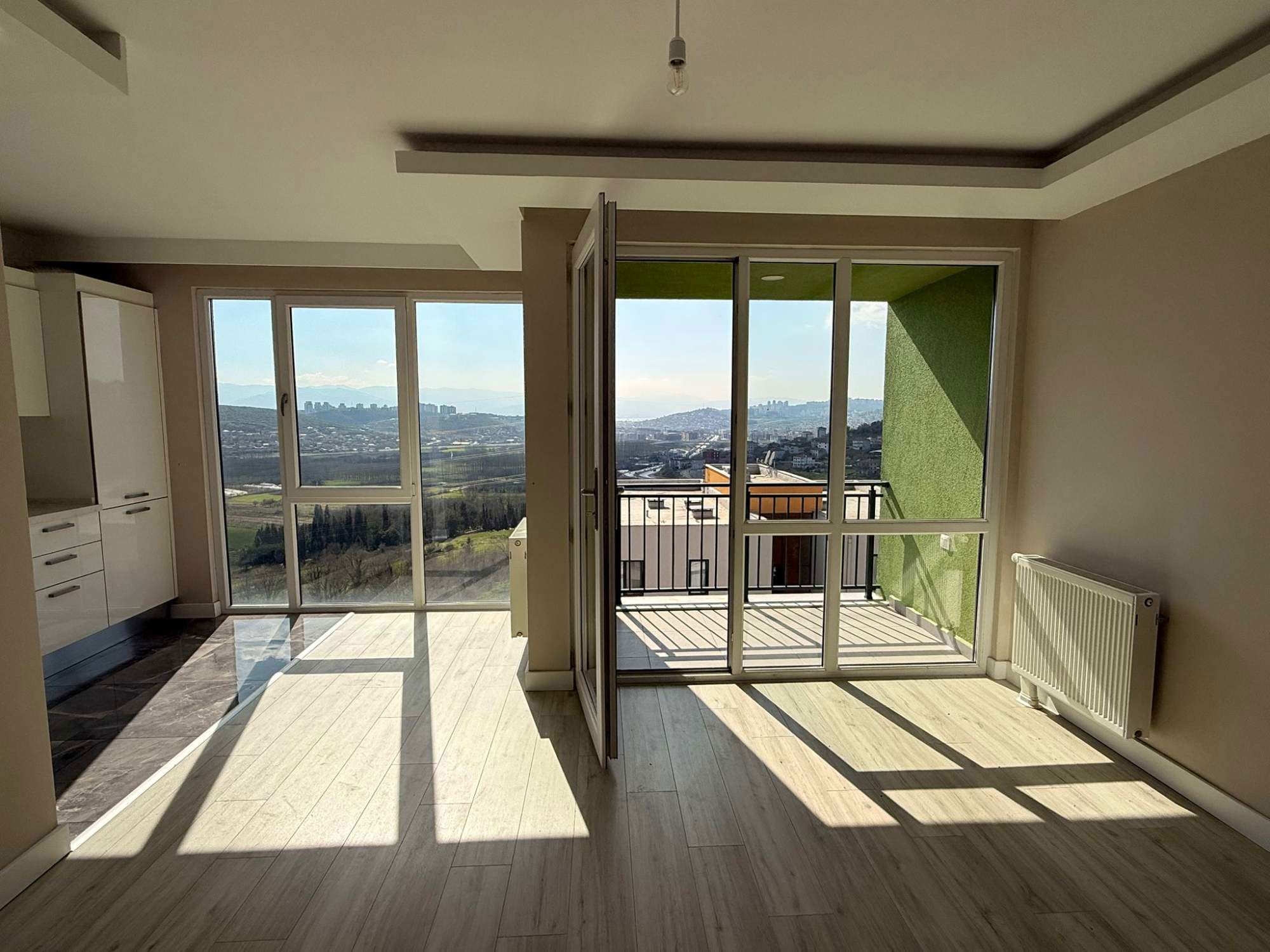 İZMİT ÇAYIRKÖY SEMT KOCAELİ SİTESİNDE SATILIK  2+1 BOŞ  DAİRE