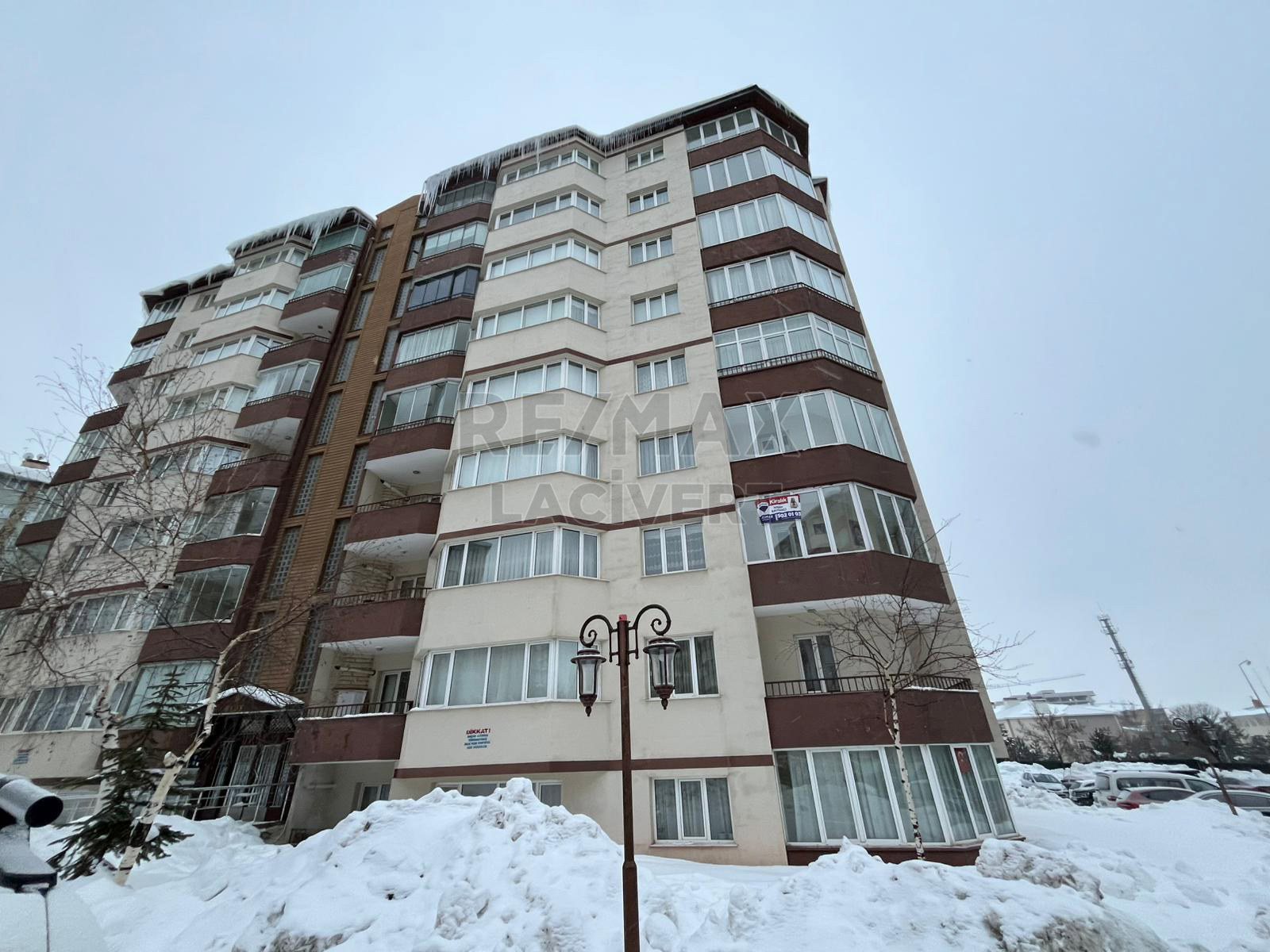 RE/MAX LACİVERT'TEN KAYAKYOLU'NDA KİRALIK 4+1 DAİRE