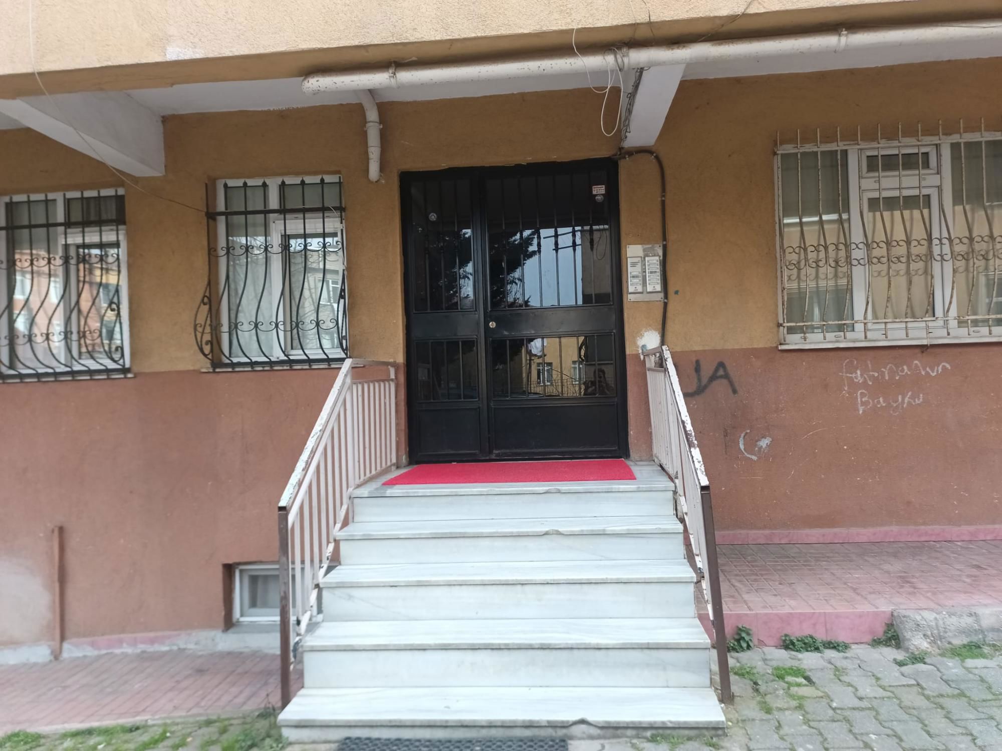 KAYIŞDAĞI MERKEZ'DE  KİRALIK 2+1 DAİRE