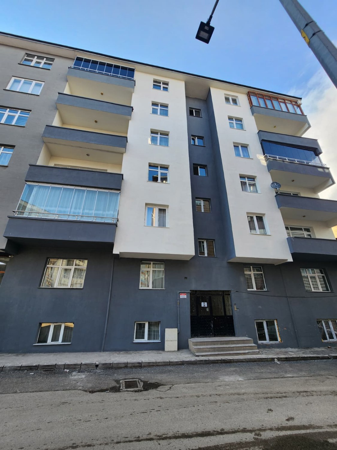 REMAX İLKE'DEN KURT DERESİNDE 3+1 FULL YAPILI KİRALIK DAİRE