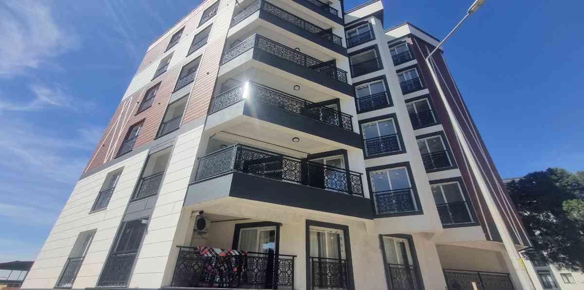 MENEMEN UĞUR MUMCU 2+1 KAPALI MUTFAK SIFIR DAİRE