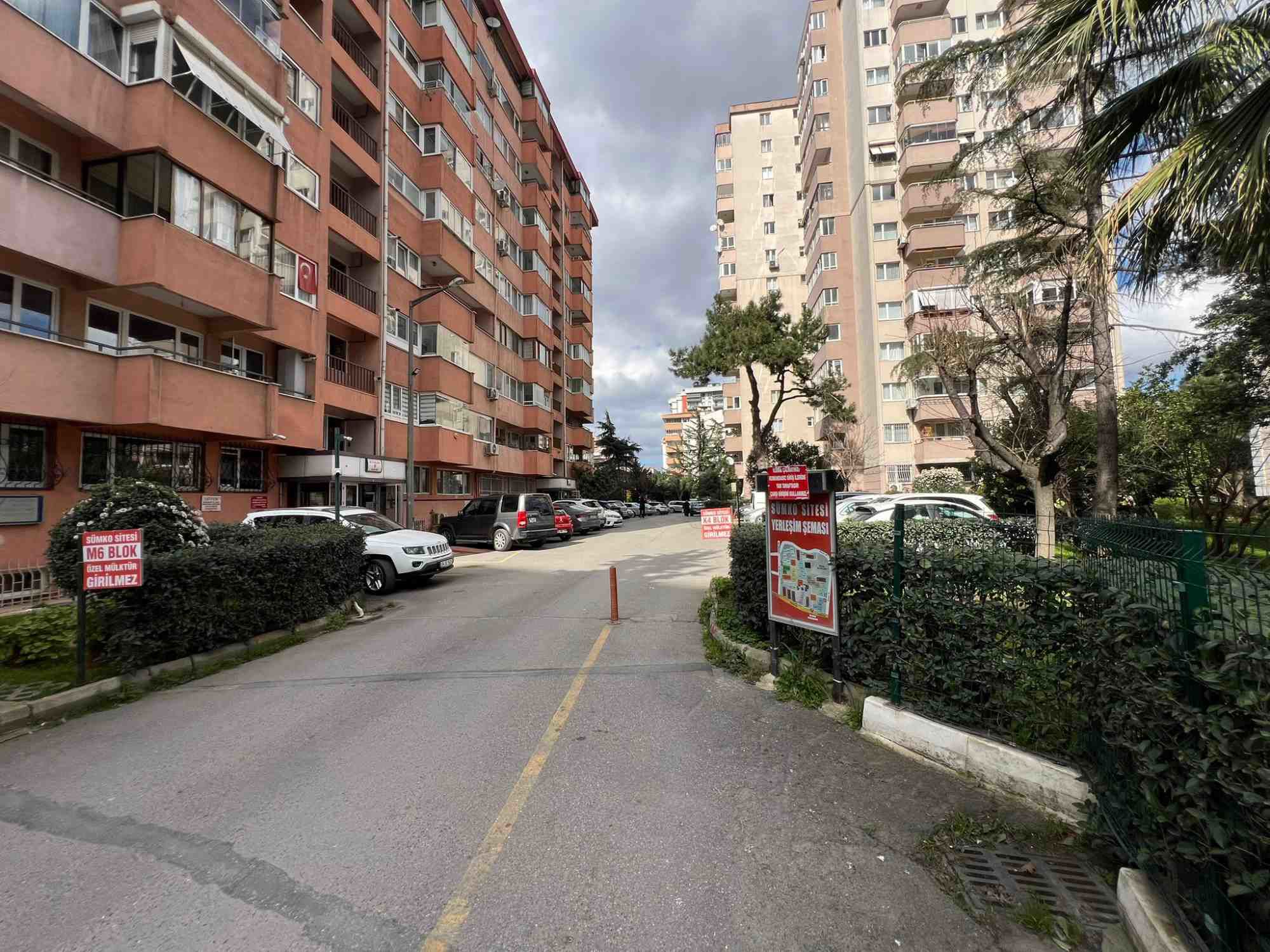 KOZYATAĞI 19 MAYIS MAH. SÜMKO SİTESİNDE GENİŞ 3+1 SATILIK DAİRE