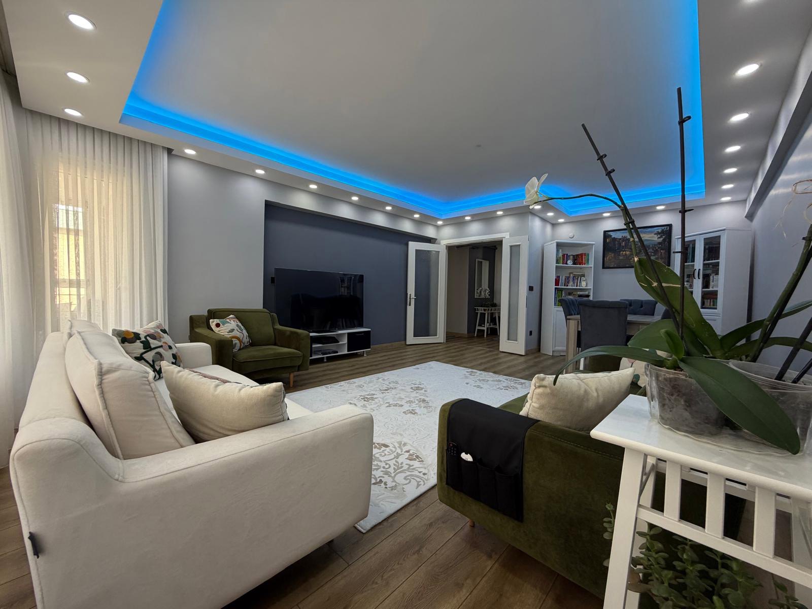 PARK ORMAN KONUTLARI’NDA-EBEVEYNLİ-145 M2-3+1 ARA KAT