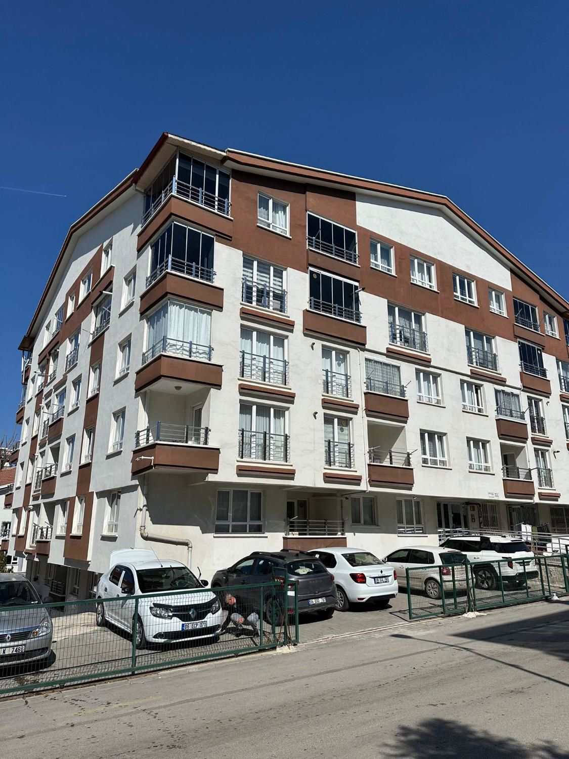 MAMAK MUTLU MAH MERKEZI KONUMDA GENIŞ 3+1 DUBLEKS DAİRE
