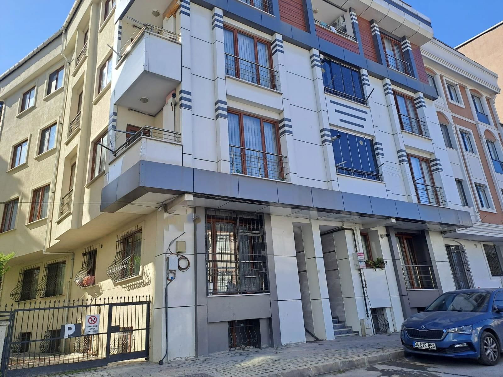 SEFAKÖY MERKEZDE SATILIK 2+1 BALKONLU YENI DAIRE | AVM VE METROBÜSE YAKIN