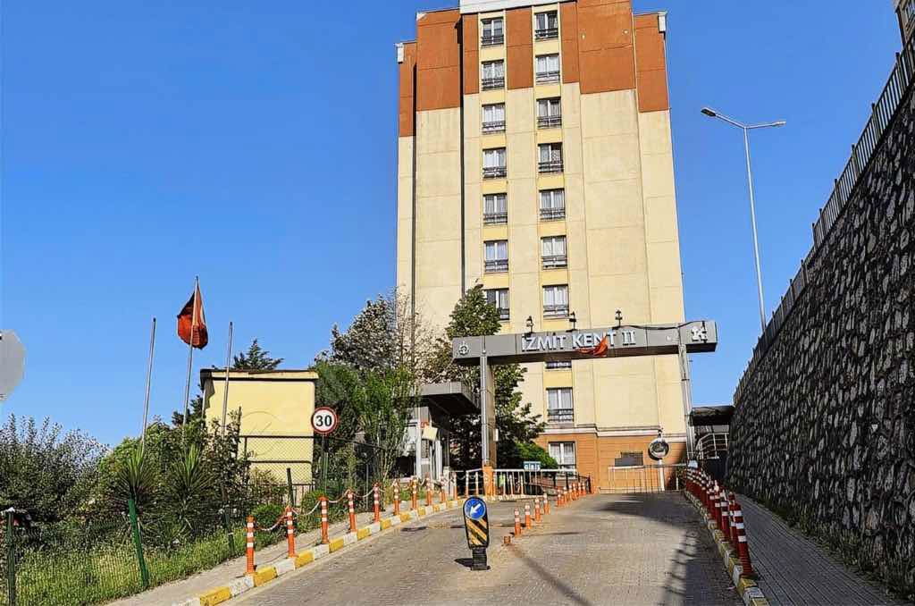 KENT KONUTLARDA TEMİZ  ARAKAT 2+1    SATILIK DAİRE