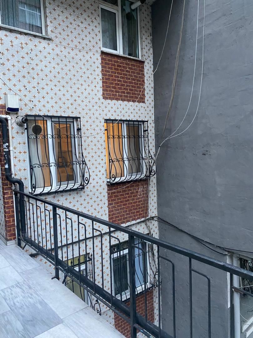 ŞİŞLİ HALİDE EDİP ADİVAR DA 2+1 SATILİK ARA KAT DAİRE