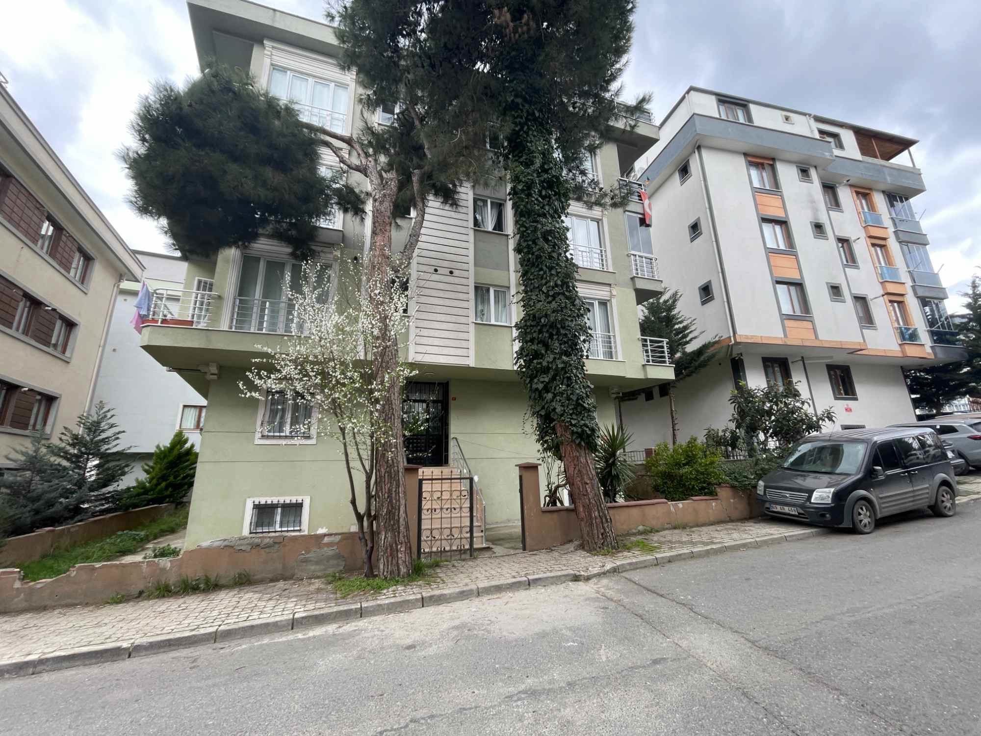 SANCAKTEPE YUNUS EMRE MAH EŞYALI KİRALIK 4+1 TERS DUBLEKS DAİRE