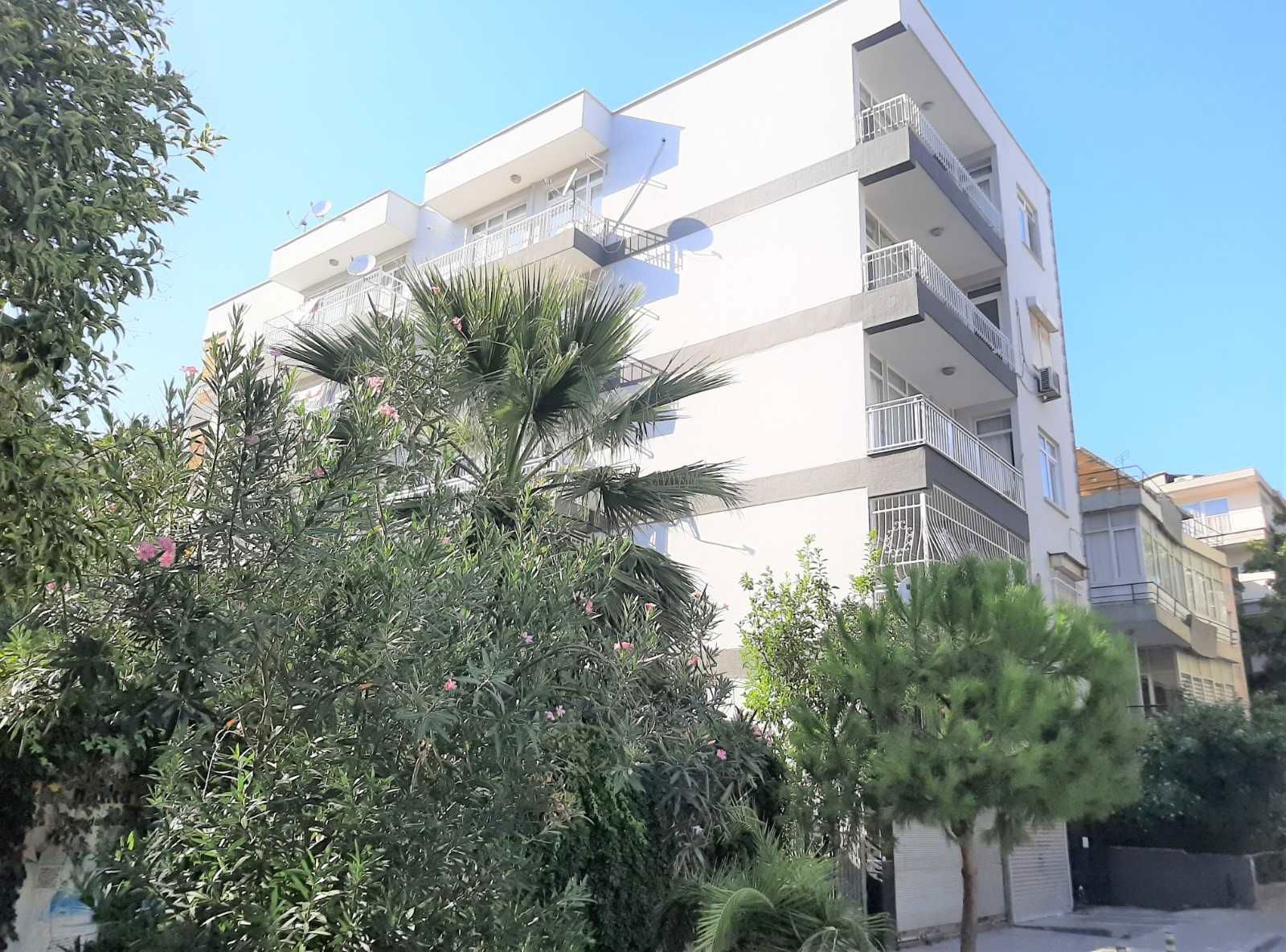 KARŞIYAKA İSKELE VE SAHİLE YAKIN ÖNÜ AÇIK SATILIK DAİRE